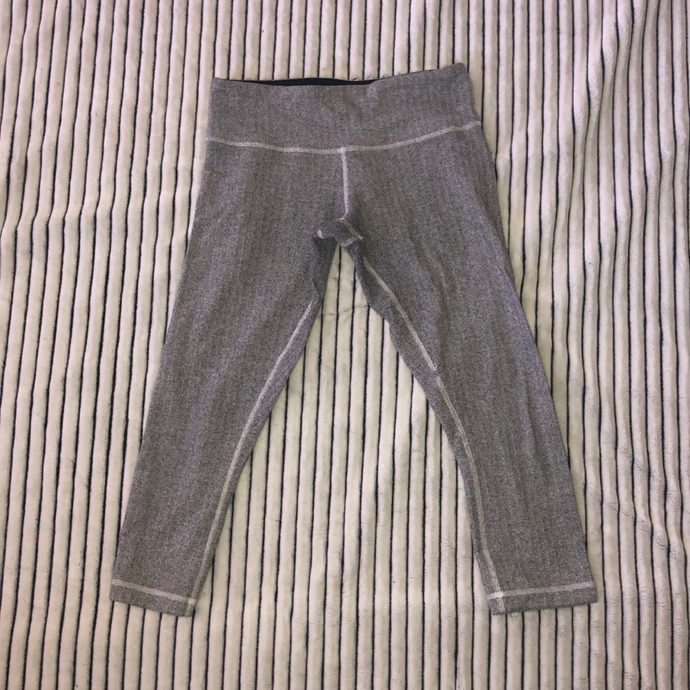 Lululemon herringbone capri leggings